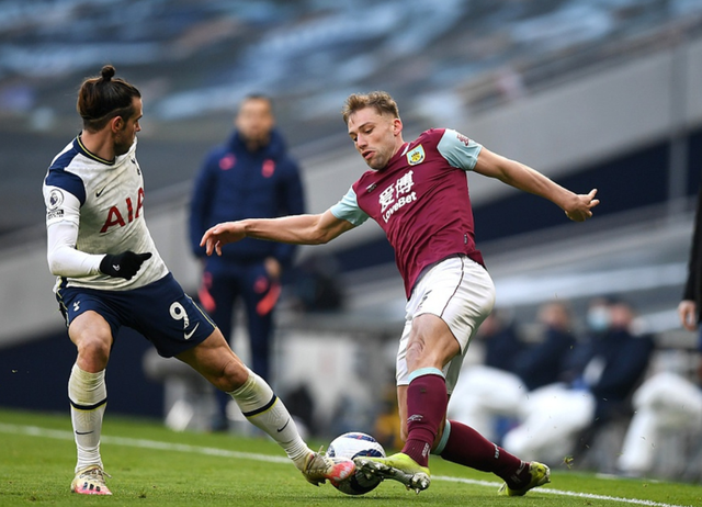 上海申花续约斯卢茨基，欲在亚冠和巴西引援中提升竞争力，期待其带领球队争冠。