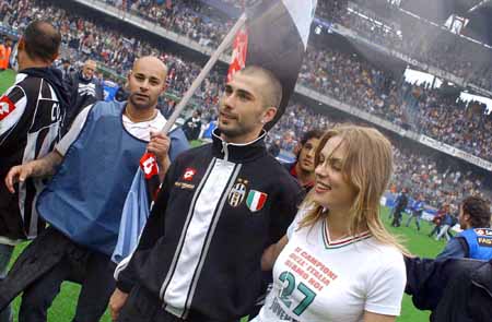 优势明显！广东半场35中23&命中率65.7% 领先合肥26分