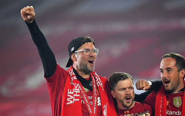 足球巴萨锋线双子星状态火热，联手贡献20球（巴萨锋线双星火力全开，联手轰入20球）