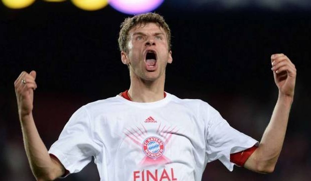 37岁80天，莱万是西甲历史上演帽子戏法第四年长的球员（莱万37岁80天，成为西甲历史上第4年长完成帽子戏法的球员）