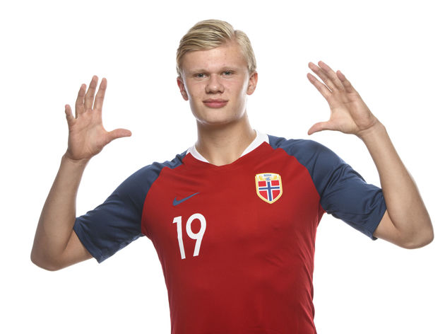 诺伊尔送礼+凯恩隐身！阿森纳3-1拜仁揭秘：欧冠5连胜靠的真是玄学？（诺伊尔失误+凯恩哑火！阿森纳3-1拜仁背后：欧冠5连胜真靠玄学？）