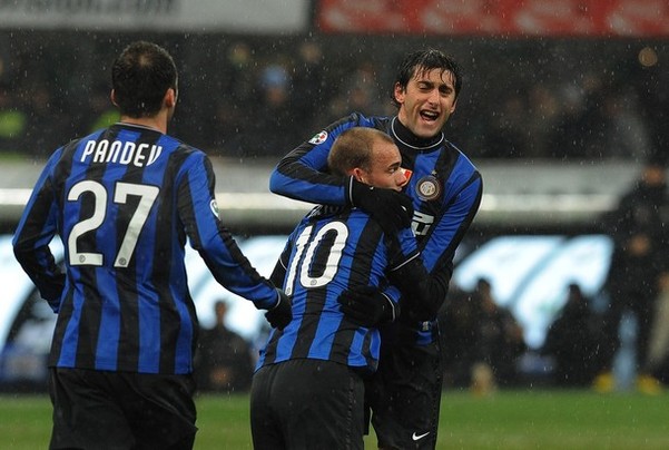 泰州队巴特“苏超”夺冠后缅怀父亲：我还在这条路上努力着（苏超夺冠后，泰州队巴特缅怀父亲：我仍在这条路上奋斗）