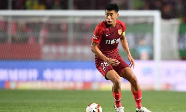 西甲半场：纳瓦罗、N.威廉姆斯建功，毕尔巴鄂2-0莱万特（西甲半场战报：毕尔巴鄂2-0领先莱万特，纳瓦罗与N.威廉姆斯破门）