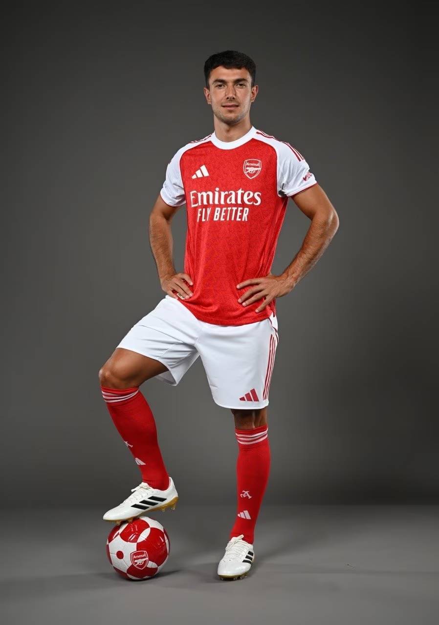 英媒：拜仁、尤文和巴黎有意免签科纳特，球员对各种选择持开放态度