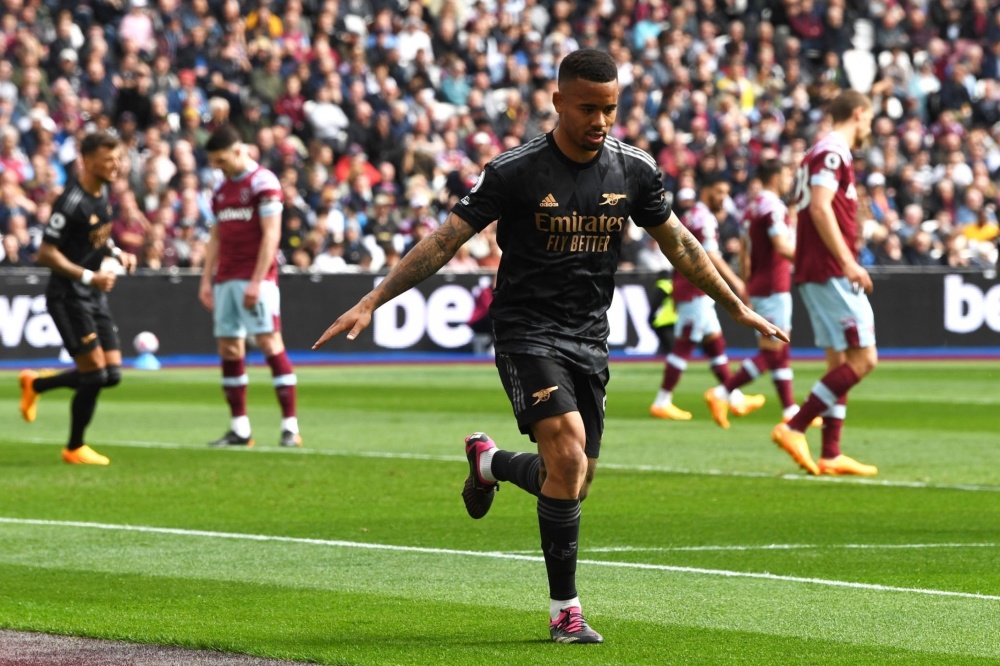 奎因成为鹈鹕队史第二位单节砍20分+5助攻的球员（奎因单节20分5助攻，成鹈鹕队史第二人）