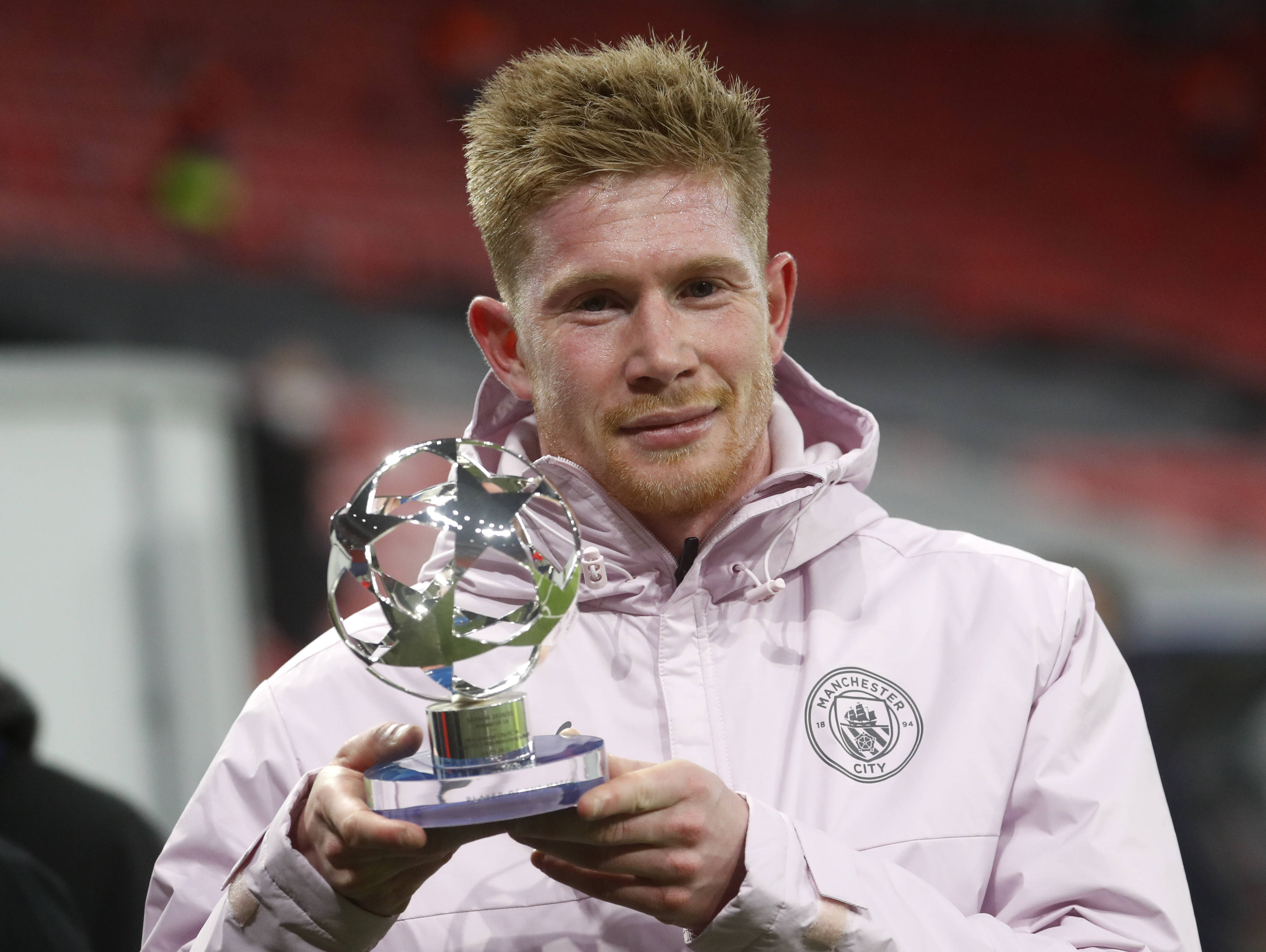 上海足协祝贺海港三连冠：上海足球史上已留下你们浓重的一笔（上海足协向海港致贺三连冠：你们已在上海足球史写下浓墨重彩的一页）