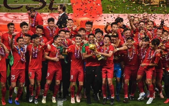 西海岸投资人：祝邵佳一在国足好运，希望广大球迷多多包容他（西海岸投资人发声：愿邵佳一国足之路顺利，望球迷多点包容）