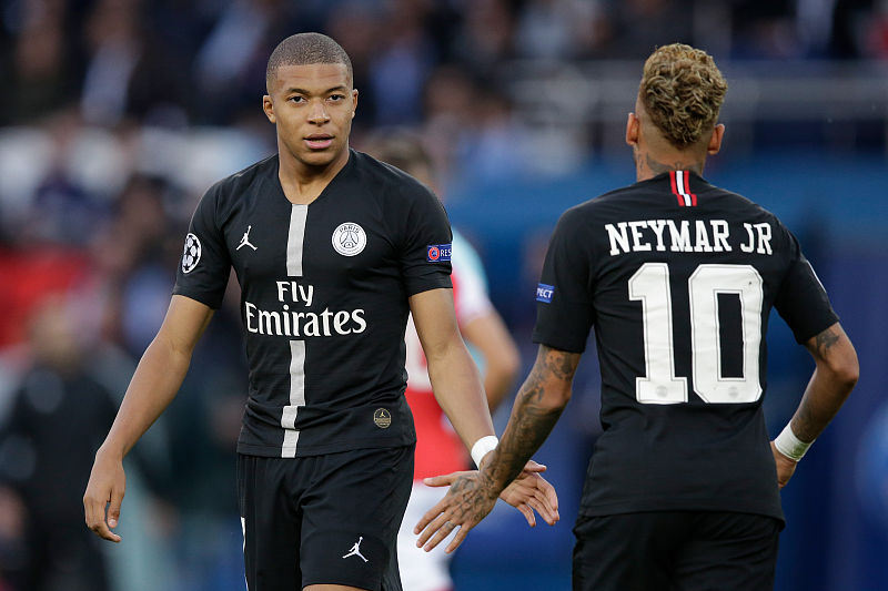 英超半场：塞梅尼奥进球被吹，切尔西暂0-0伯恩茅斯（英超半场战报：塞梅尼奥破门无效，切尔西与伯恩茅斯互交白卷）