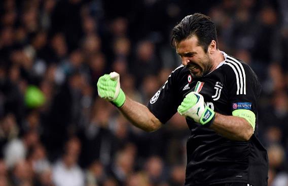 白科比？美媒对比里夫斯和科比前五个赛季数据，几乎一模一样（美媒对比里夫斯与科比生涯前五季数据：相似度惊人）