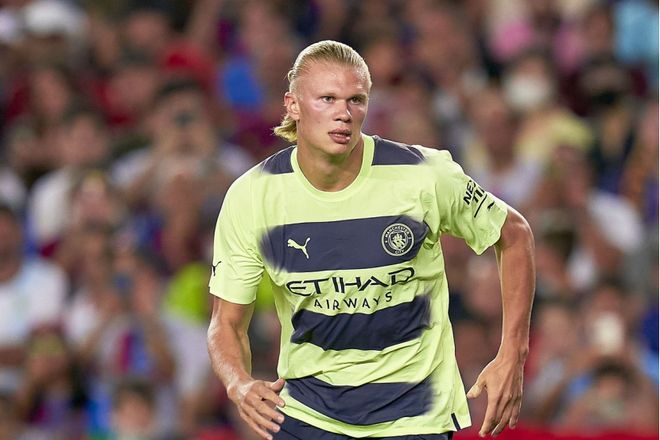 足球英超球队高薪续约门将，球迷满意